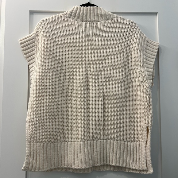A New Day Women’s v-neck sweater vest - Picture 2 of 4